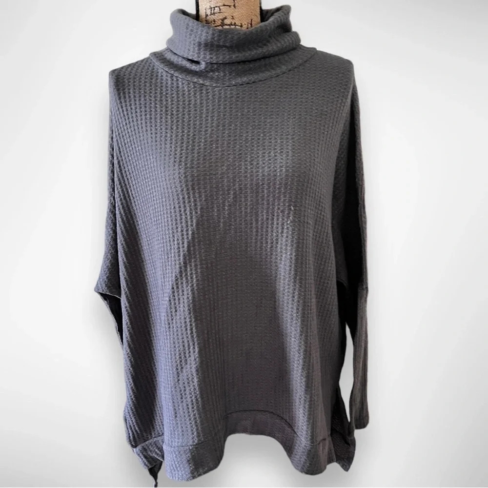Women's Oversized Waffle Knit Batwing Turtleneckโ Gray Tunic Large | GUC